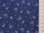 Preview: Patchworkstoff, Meterware. Detailansicht mit Maß.Kleine weiße Blüten auf blauem untergrund. Lexington von Moda.