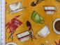 Preview: Patchworkstoff mit bunten Tassen auf gelbem Untergrund von Quilting Treasures aus der Serie Daily Grind. Detailansicht mit Maß.