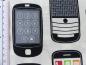 Preview: Patchworkstoff von Windham Fabrics mit Handy,  Mobiltelefon, Telefonen auf weiß.  Detailansicht mit Maß.