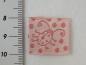 Preview: Etikett zum Aufnähen Marienkäfer rosa. Detailansicht mit Maß.