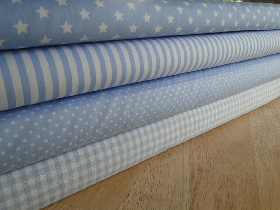 Preview: Verschiedene Baumwollstoffe in hellblau..