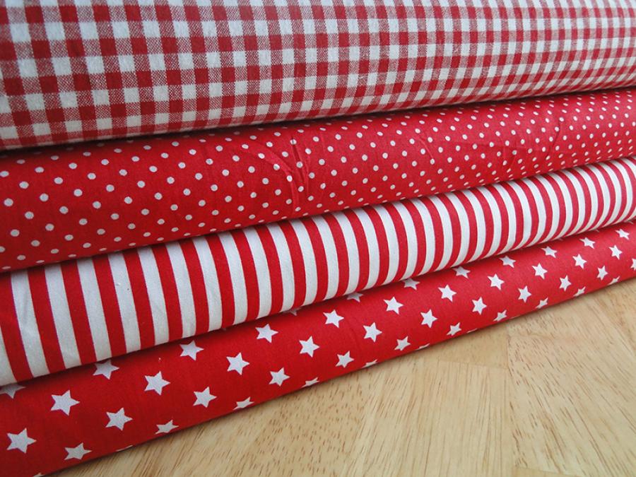 Preview: Verschiedene Baumwollstoffe in rot.