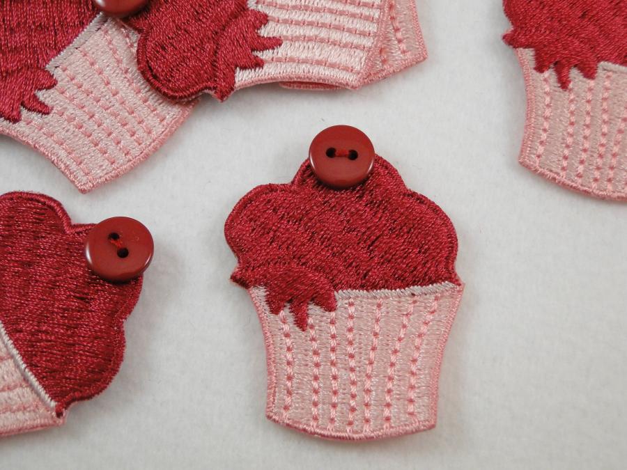 Etikett zum Aufbügeln mit Muffin, rosa, pink.