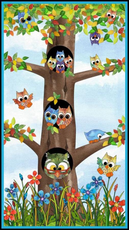 Patchworkstoff, Panel mit einem Baum und bunten Eulen von Quilting Treasures aus der Serie Owl in the Family.